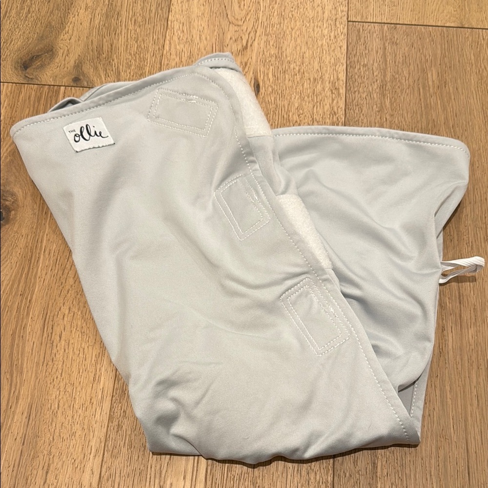 Ollie Baby Swaddle in Light Gray